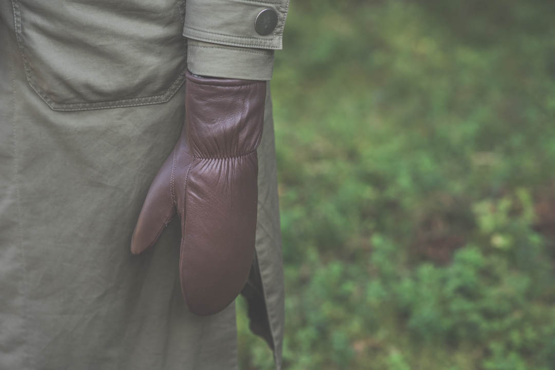 leather_mitten_kinnas_hansaka_nahka_aito_turkisvuori_lampaan_turkis_ruskea_tella