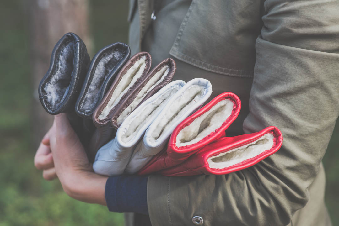 leather_mitten_kinnas_hansaka_nahka_aito_turkisvuori_lampaan_turkis_tella